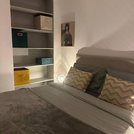 Stylish Renovated Apartment In Chiado Lisboa Exterior foto