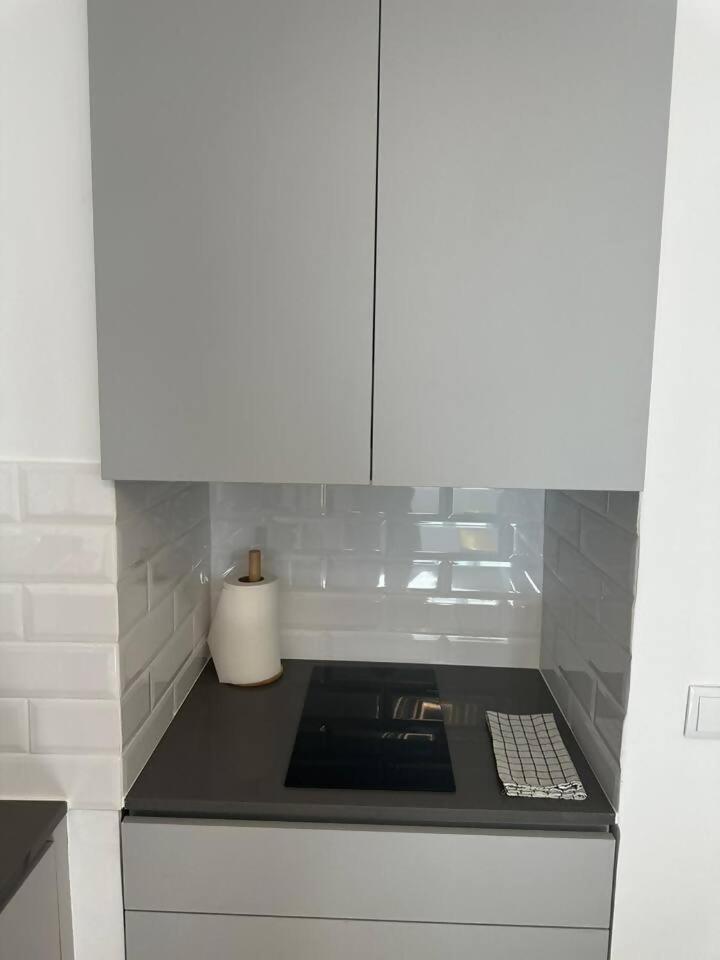 Stylish Renovated Apartment In Chiado Lisboa Exterior foto